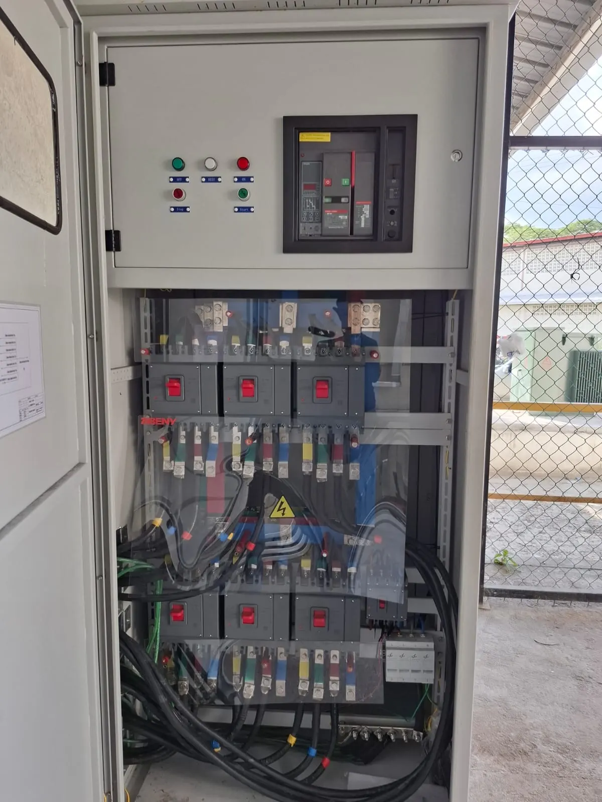 Tablero eléctrico de protección con interruptor principal
